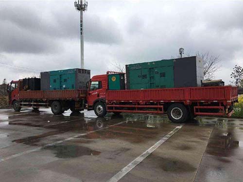 定陶涂抹密封胶后，需要等待多长时间才能安装水冷式机油散热器密封件？